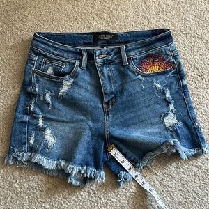 Judy Blue distressed sunshine embroidered shorts